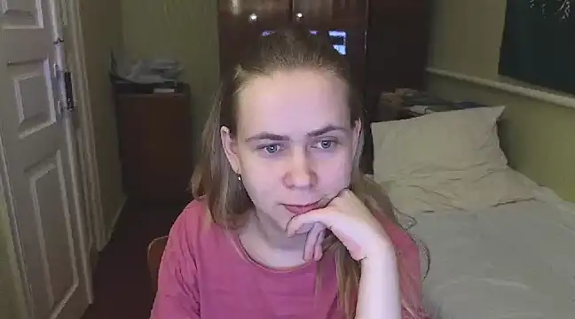 Snapshot of Riley_Roo chatting on 02.25.25 Riley Roo online show from 02.25.25