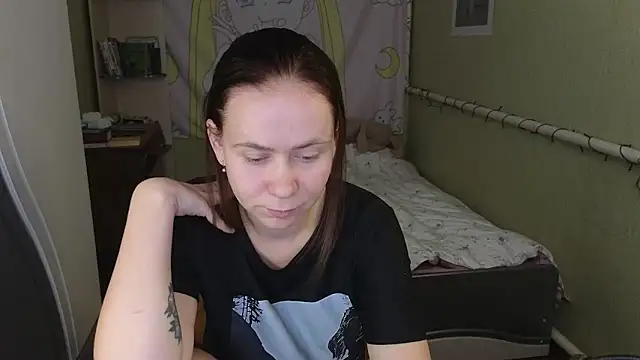 Snapshot of Riley_Roo chatting on 10.03.25 Riley Roo online show from 10.03.25