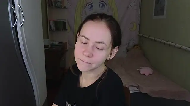 Snapshot of Riley_Roo chatting on 10.14.25 Riley Roo online show from 10.14.25