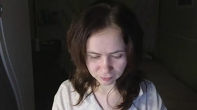 Snapshot of Riley_Roo chatting on 11.21.25 Riley Roo online show from 11.21.25