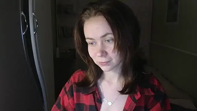 Snapshot of Riley_Roo chatting on 11.24.25 Riley Roo online show from 11.24.25