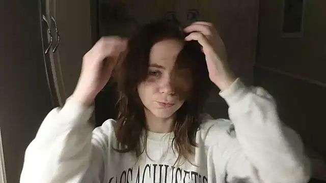 Snapshot of Riley_Roo chatting on 11.25.25 Riley Roo online show from 11.25.25