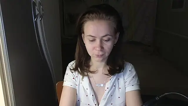 Snapshot of Riley_Roo chatting on 11.30.25 Riley Roo online show from 11.30.25