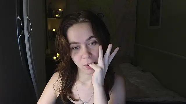 Snapshot of Riley_Roo chatting on 12.03.25 Riley Roo online show from 12.03.25