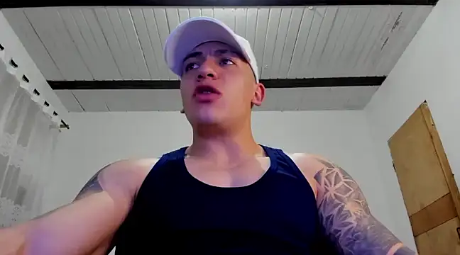 Snapshot of aquiles_51 chatting on 12.24.24 aquiles 51 online show from 12.24.24