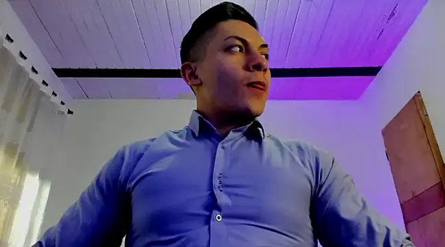 Snapshot of aquiles_51 chatting on 01.28.25 aquiles 51 online show from 01.28.25