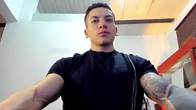 Snapshot of aquiles_51 chatting on 11.04.25 aquiles 51 online show from 11.04.25