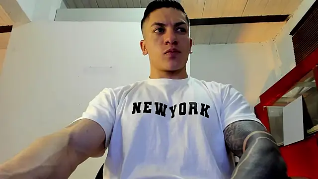 Snapshot of aquiles_51 chatting on 11.08.25 aquiles 51 online show from 11.08.25