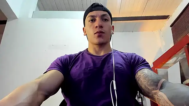 Snapshot of aquiles_51 chatting on 11.11.25 aquiles 51 online show from 11.11.25