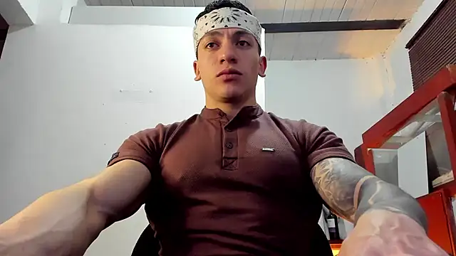 Snapshot of aquiles_51 chatting on 11.13.25 aquiles 51 online show from 11.13.25