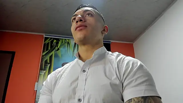 Snapshot of aquiles_51 chatting on 12.01.25 aquiles 51 online show from 12.01.25