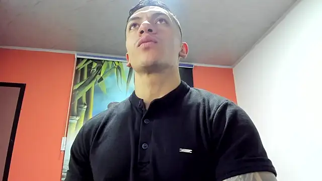 Snapshot of aquiles_51 chatting on 12.03.25 aquiles 51 online show from 12.03.25