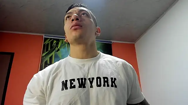 Snapshot of aquiles_51 chatting on 12.14.25 aquiles 51 online show from 12.14.25