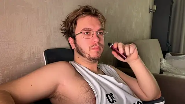 kiopiggy online show from 11.06.25