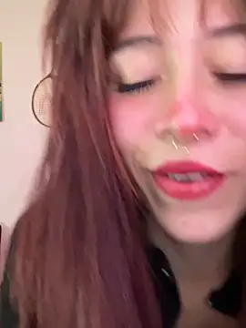 SuzzyyM online show from 06.13.26