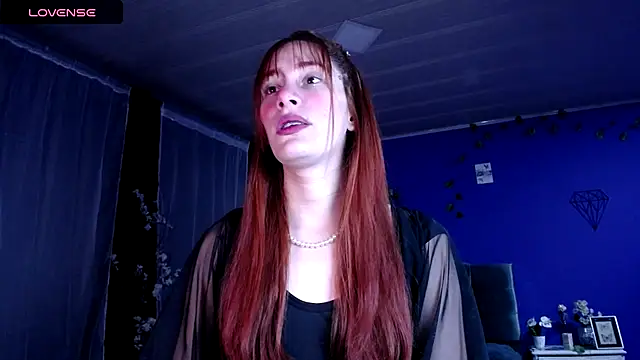 Snapshot of IsaBaileys_ chatting on 11.15.25 IsaBaileys online show from 11.15.25