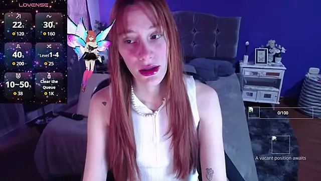 Snapshot of IsaBaileys_ chatting on 11.17.25 IsaBaileys online show from 11.17.25