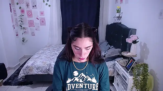 IsaBaileys  online show from 05.18.26