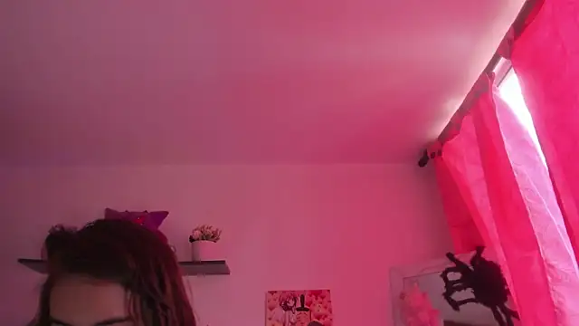 Snapshot of saralolo420 chatting on 11.22.25 saralolo420 online show from 11.22.25