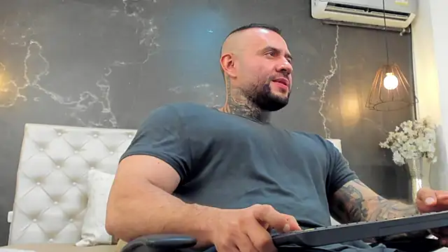 BruceDallas online show from 12.02.24