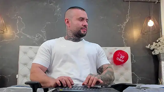 BruceDallas online show from 02.15.25