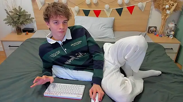 Snapshot of Fandi_777 chatting on 02.02.25 Fandi 777 online show from 02.02.25