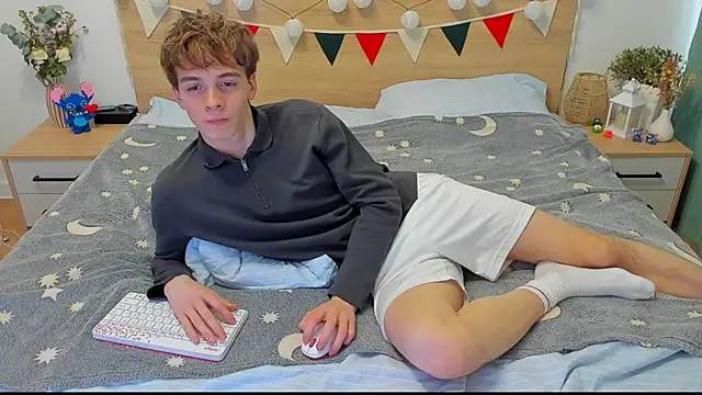 Snapshot of Fandi_777 chatting on 03.04.25 Fandi 777 online show from 03.04.25