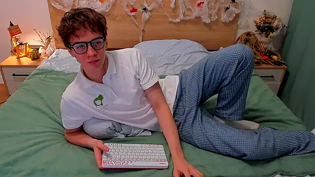 Snapshot of Fandi_777 chatting on 11.07.25 Fandi 777 online show from 11.07.25