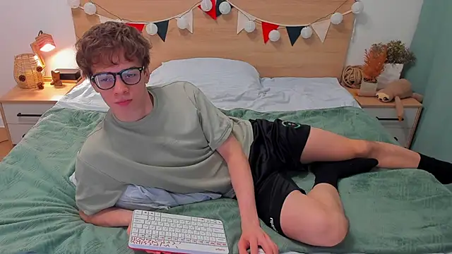 Snapshot of Fandi_777 chatting on 11.09.25 Fandi 777 online show from 11.09.25