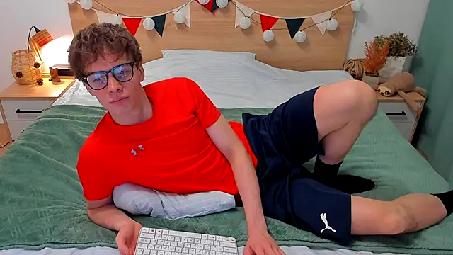 Snapshot of Fandi_777 chatting on 11.13.25 Fandi 777 online show from 11.13.25