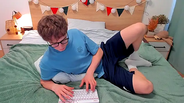 Snapshot of Fandi_777 chatting on 11.16.25 Fandi 777 online show from 11.16.25