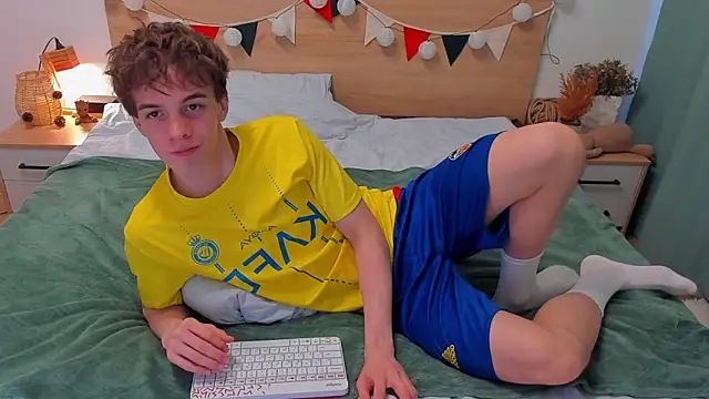 Snapshot of Fandi_777 chatting on 11.20.25 Fandi 777 online show from 11.20.25