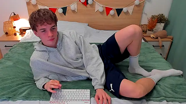 Snapshot of Fandi_777 chatting on 11.21.25 Fandi 777 online show from 11.21.25