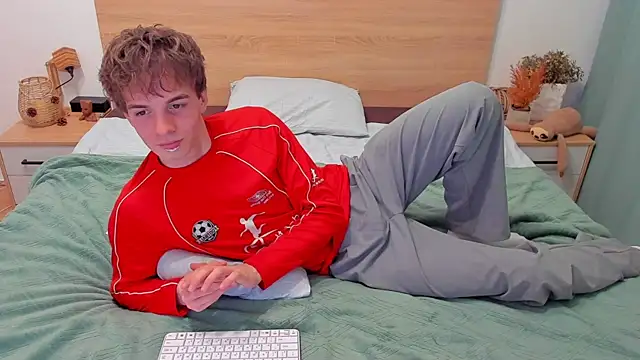 Snapshot of Fandi_777 chatting on 12.01.25 Fandi 777 online show from 12.01.25