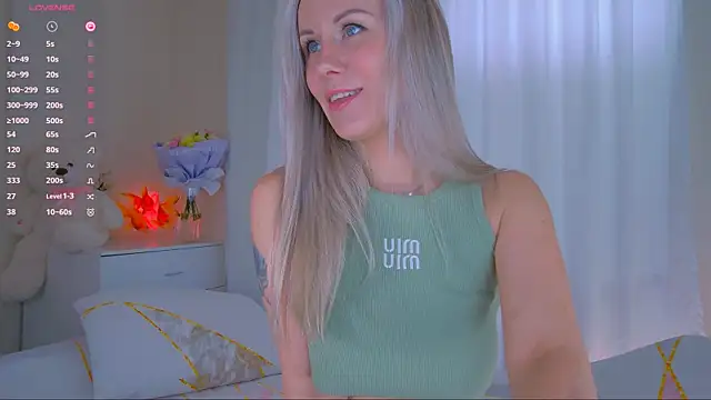 Nika Bloom online show from 10.22.25