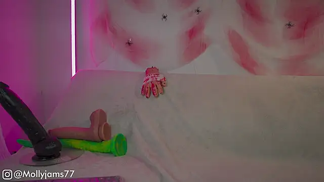 MollyJams-77 online show from 10.24.25