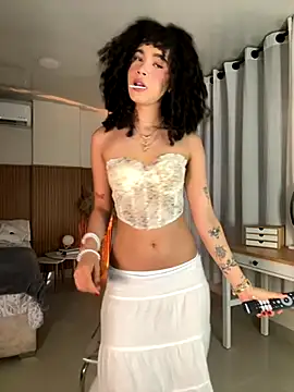 Lianh Benett online show from 09.30.25