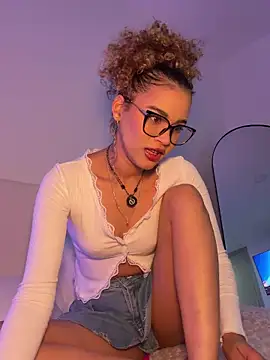 Lianh Benett online show from 03.31.26