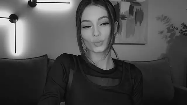 Snapshot of FirstOfFallen chatting on 12.12.24 FirstOfFallen online show from 12.12.24