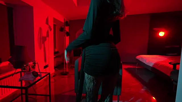 Snapshot of FirstOfFallen chatting on 01.08.25 FirstOfFallen online show from 01.08.25