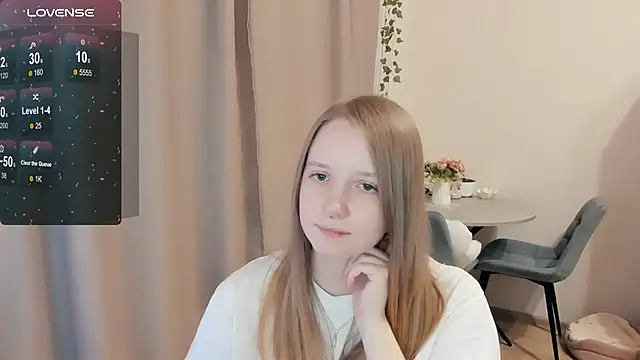 Snapshot of Alyaley chatting on 12.13.25 Alyaley online show from 12.13.25