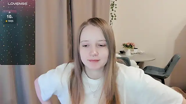 Snapshot of Alyaley chatting on 12.16.25 Alyaley online show from 12.16.25