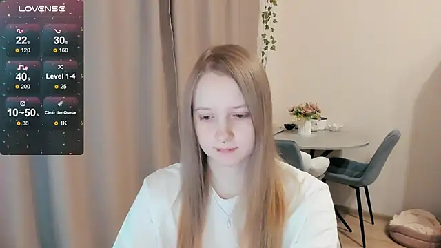 Snapshot of Alyaley chatting on 12.19.25 Alyaley online show from 12.19.25