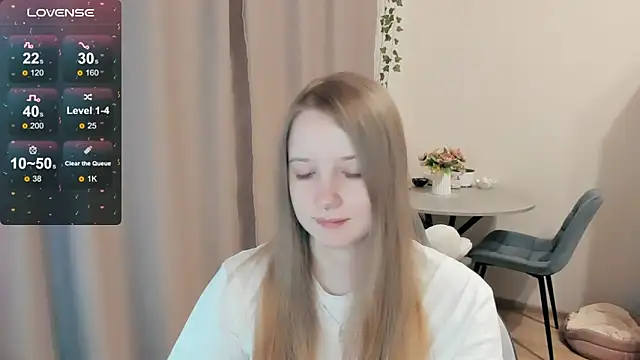 Snapshot of Alyaley chatting on 12.21.25 Alyaley online show from 12.21.25