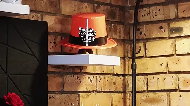 Astoria Moon online show from 02.13.26