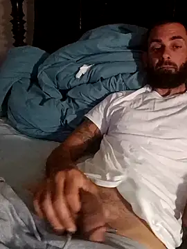 Snapshot of momentum2023 chatting on 09.13.25 momentum2023 online show from 09.13.25