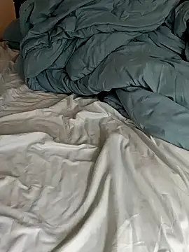 Snapshot of momentum2023 chatting on 10.07.25 momentum2023 online show from 10.07.25