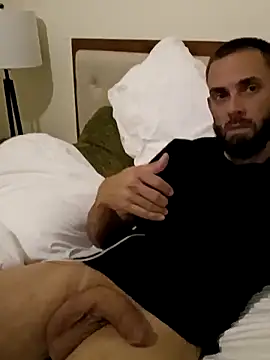 Snapshot of momentum2023 chatting on 11.23.25 momentum2023 online show from 11.23.25