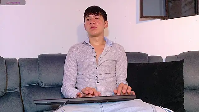 Snapshot of Mr_daren_ chatting on 10.18.25 Mr daren online show from 10.18.25