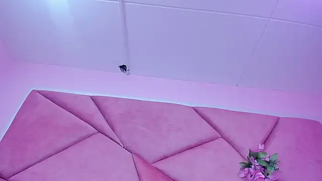 Snapshot of LilithCooperr_ chatting on 12.13.24 LilithCooperr online show from 12.13.24